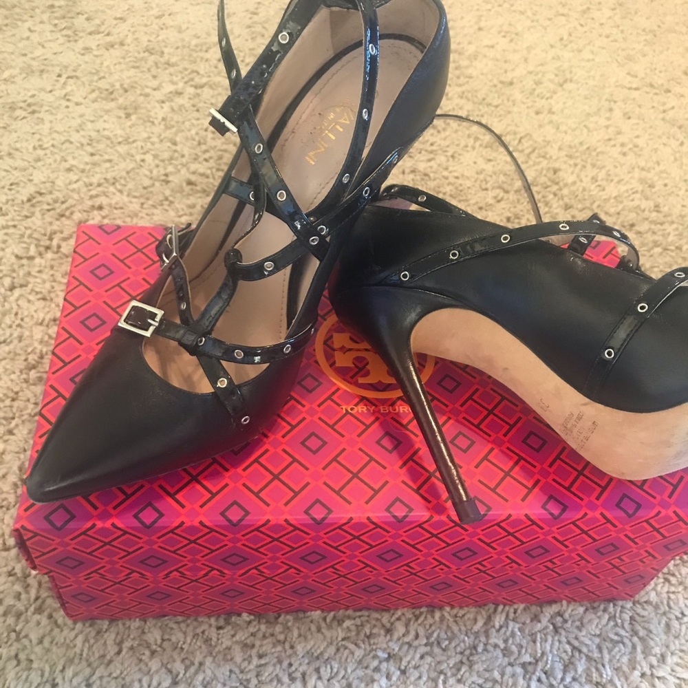 Black leather pumps